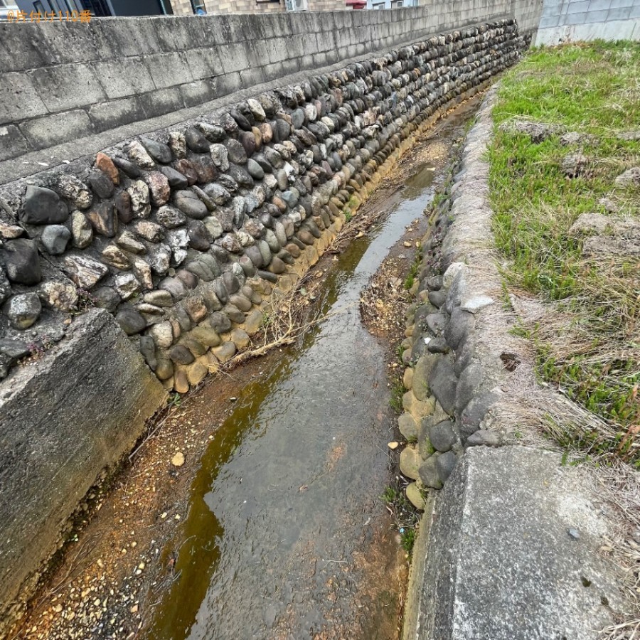 砂利や泥の溜まっている水路の清掃作業ご依頼　お客様の声